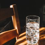 건강한 식단, 일상에서 실천하는 작은 변화가 만든다 clear drinking glass on brown wooden chair
